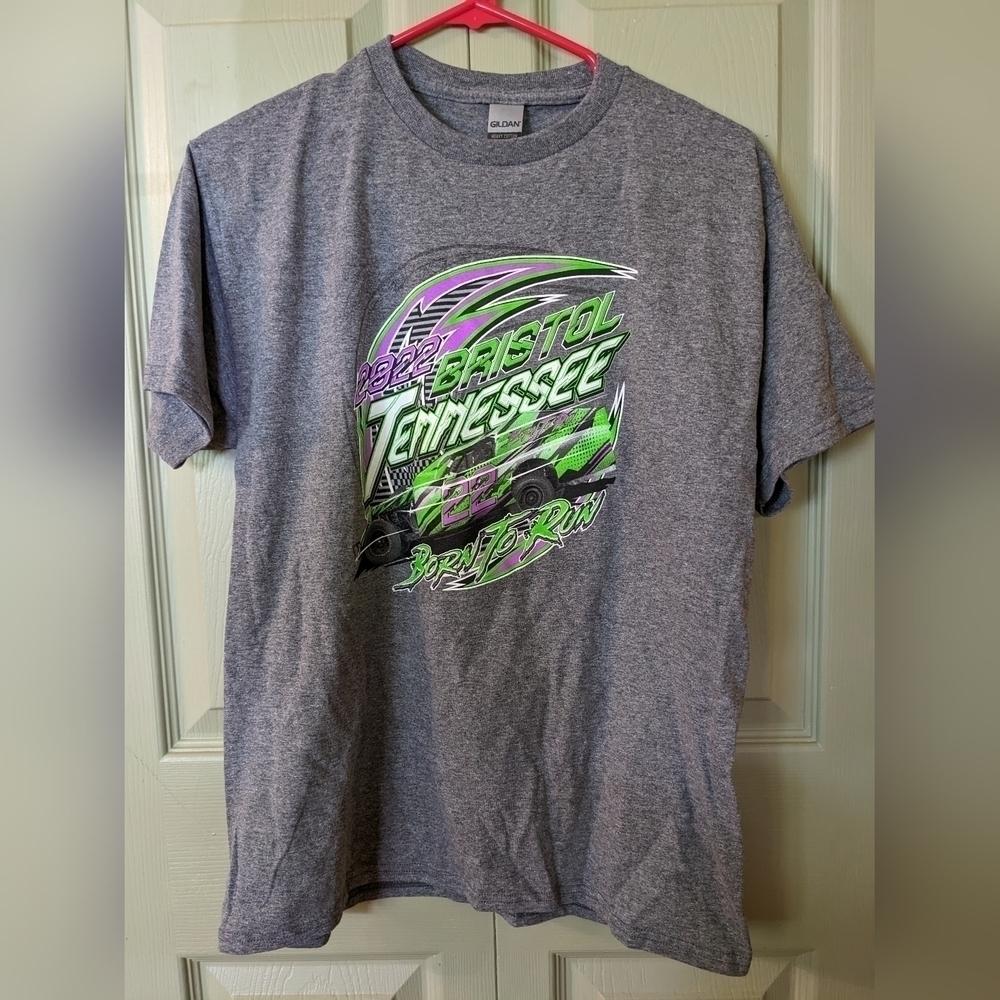 4 Newmen's t-shirts Duck Dynasty, Atlanta, Destruction, and Jones # 11, TA1
